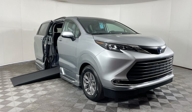 2024 Toyota Sienna Hybrid XLE Plus AWD | The New Vantage Mobility Northstar Wheelchair Accessible Conversion