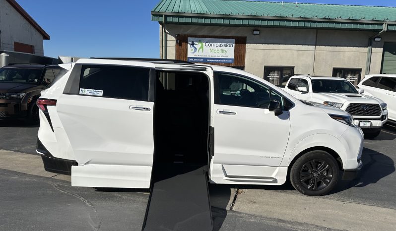 2024 Toyota Sienna Hybrid XSE Plus AWD | The New Vantage Mobility Northstar Wheelchair Accessible Conversion